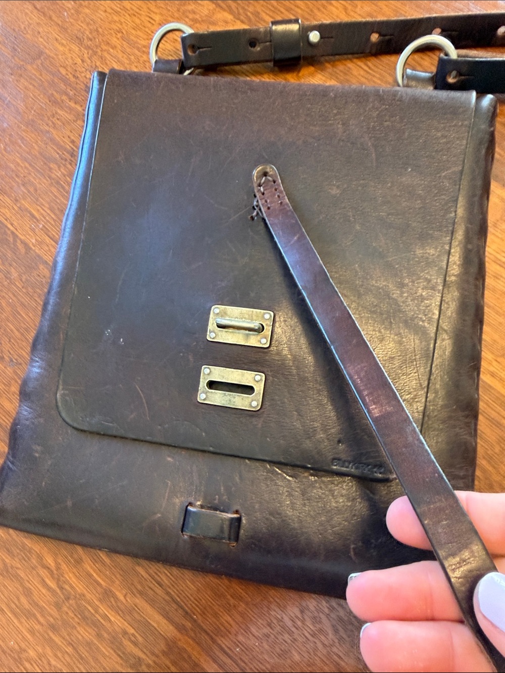 Billykirk Dark Brown Leather Messenger Bag - Classic Strap Closure - Picture 5 of 13